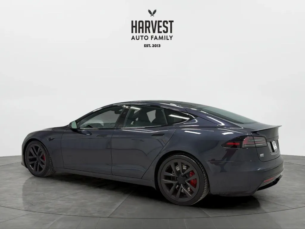 Tesla Model S photo 3