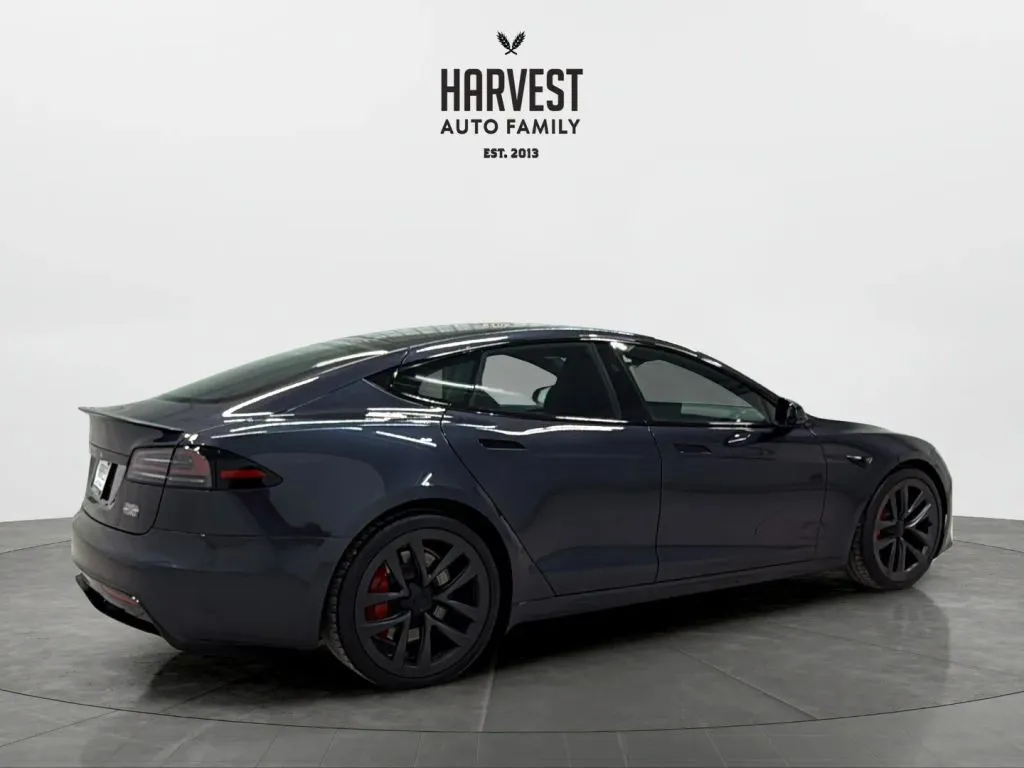 Tesla Model S photo 7