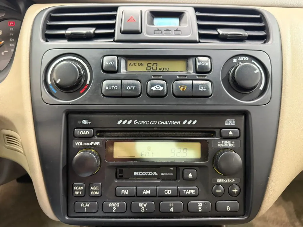 Honda Accord photo 22