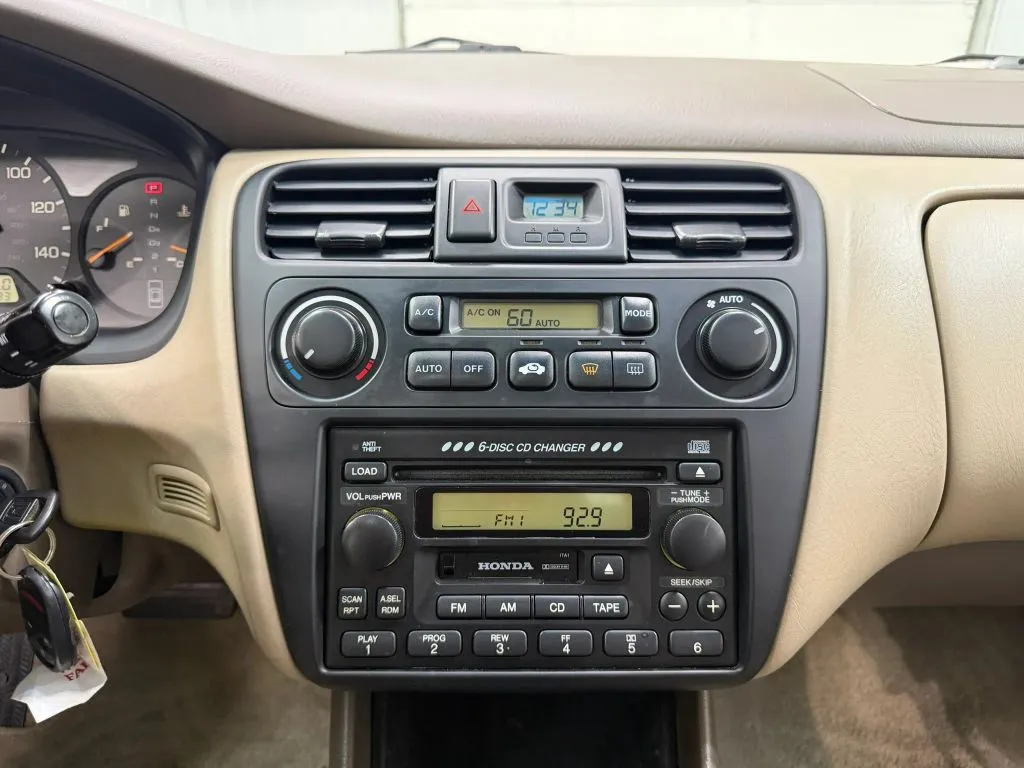 Honda Accord photo 21