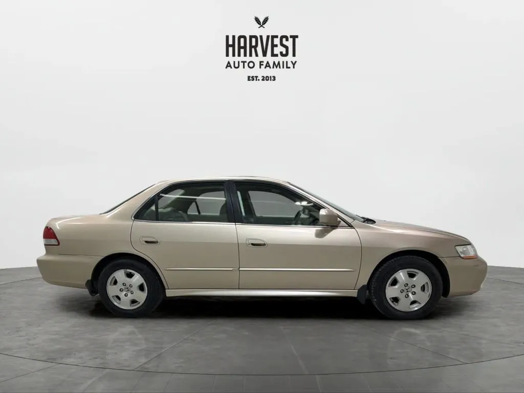 Honda Accord photo 8