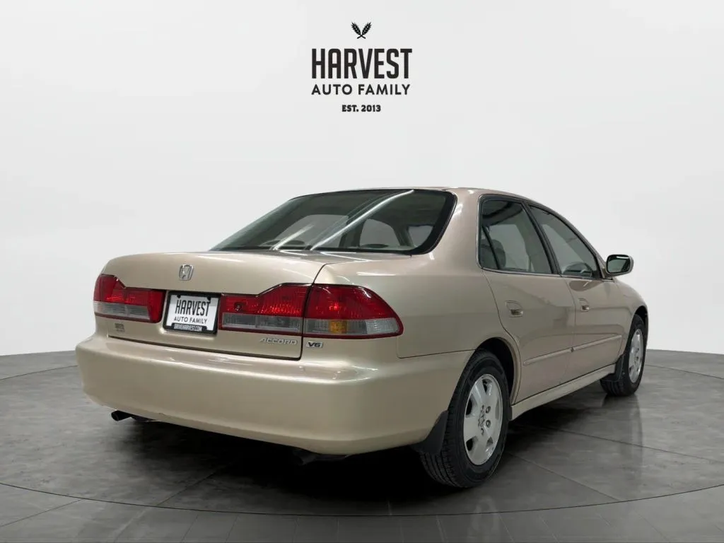 Honda Accord photo 6