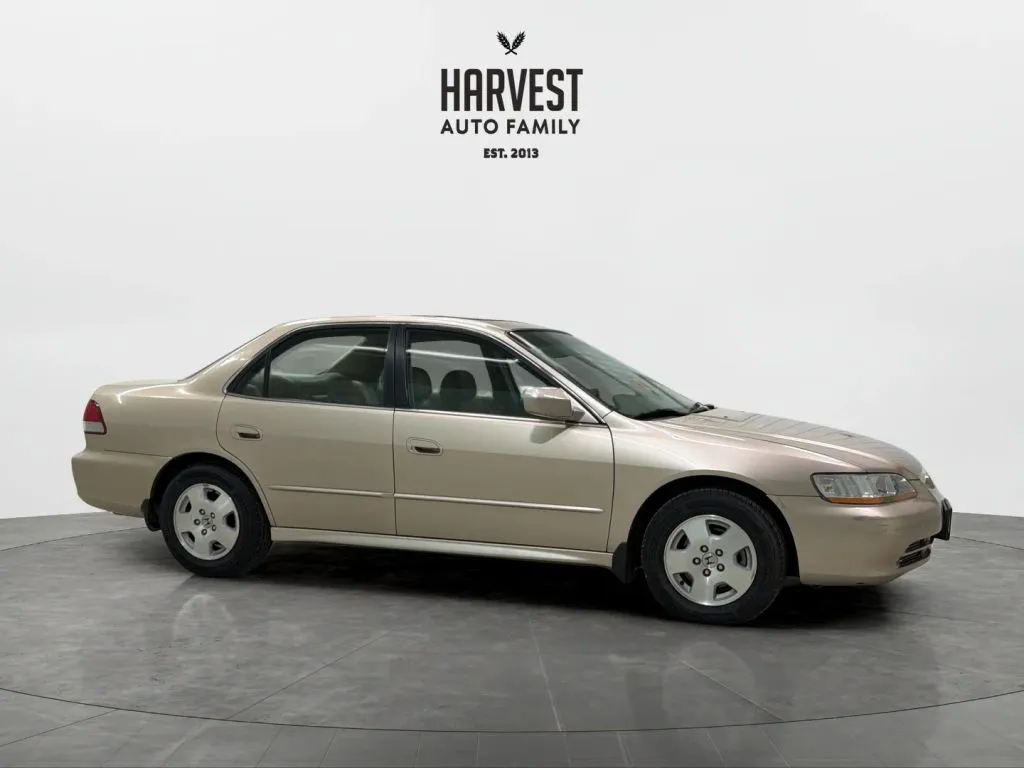 Honda Accord photo 9