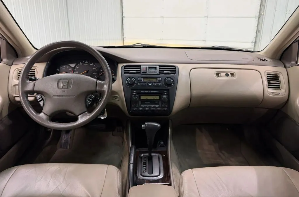 Honda Accord photo 13