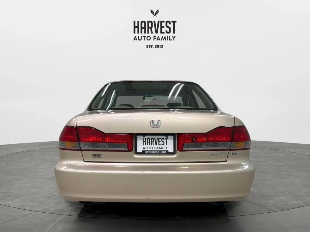 Honda Accord photo 5