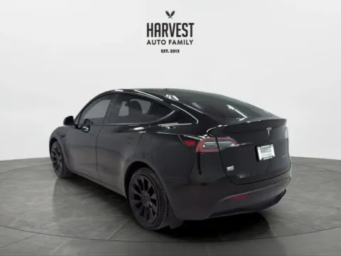 More photos of 2022 Tesla Model Y Long Range Sport Utility 4D at Harvest Auto Family, NE