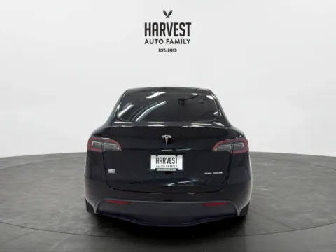 More photos of 2022 Tesla Model Y Long Range Sport Utility 4D at Harvest Auto Family, NE