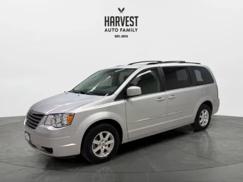 Silver 2009 Chrysler Town & Country Touring Minivan 4D for sale in Wahoo, NE