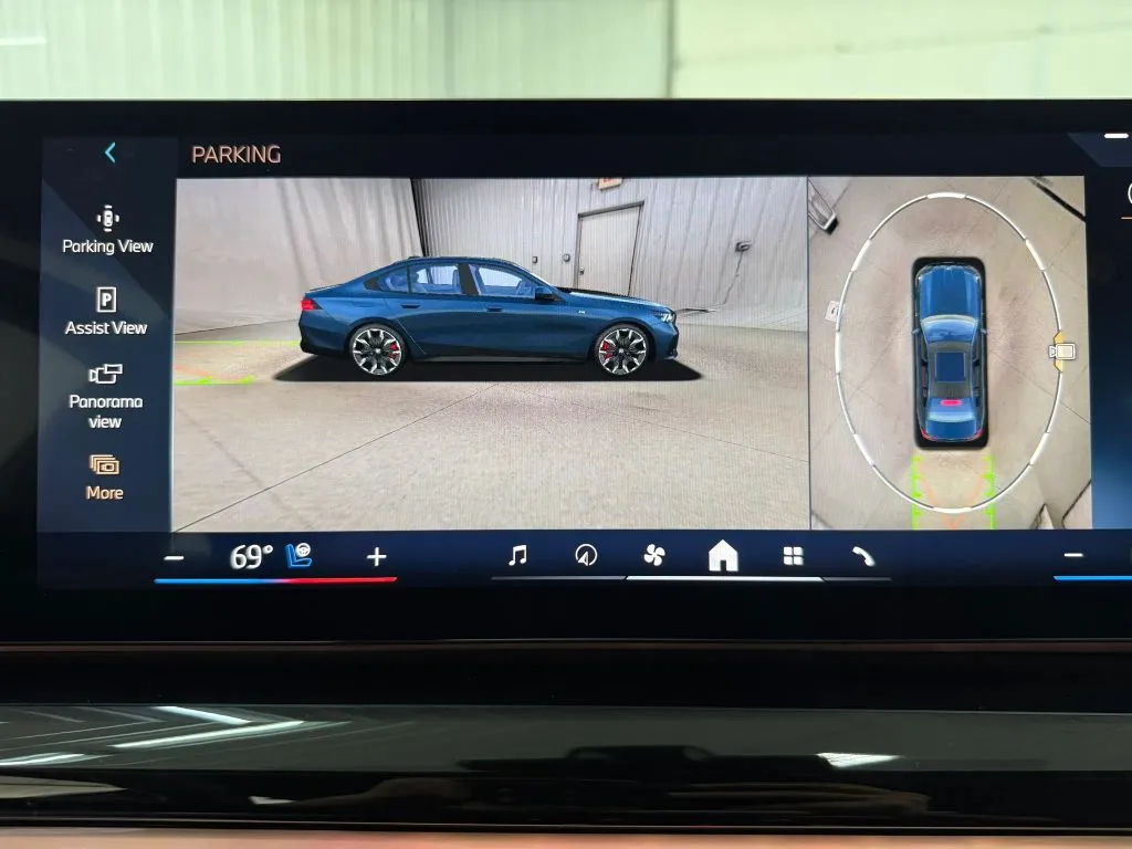 BMW i5 photo 27