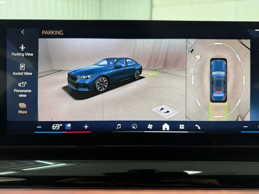 BMW i5 photo 32