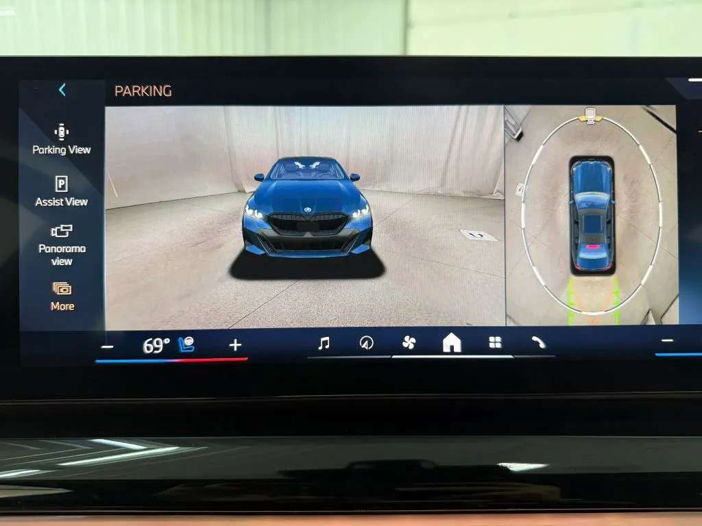 BMW i5 photo 25