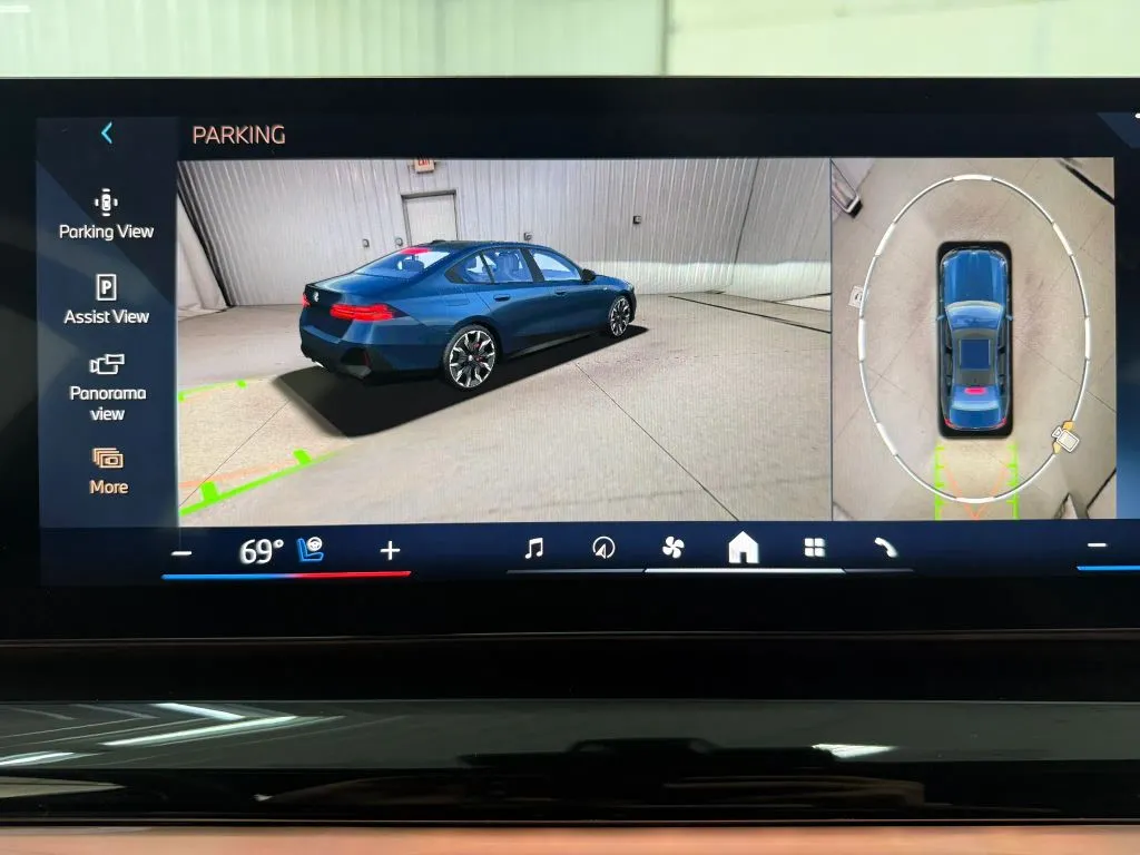 BMW i5 photo 28
