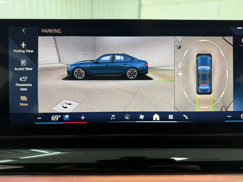 BMW i5 photo 31