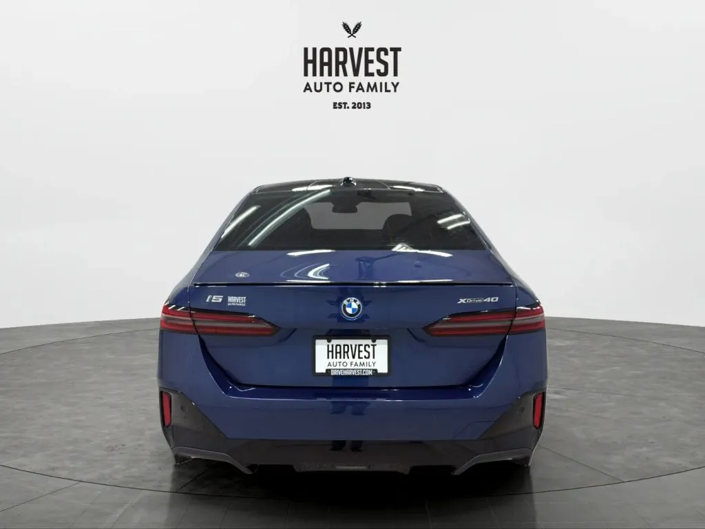 BMW i5 photo 5