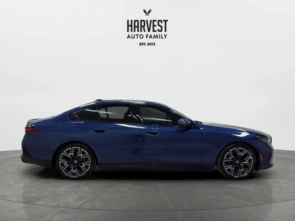 BMW i5 photo 8