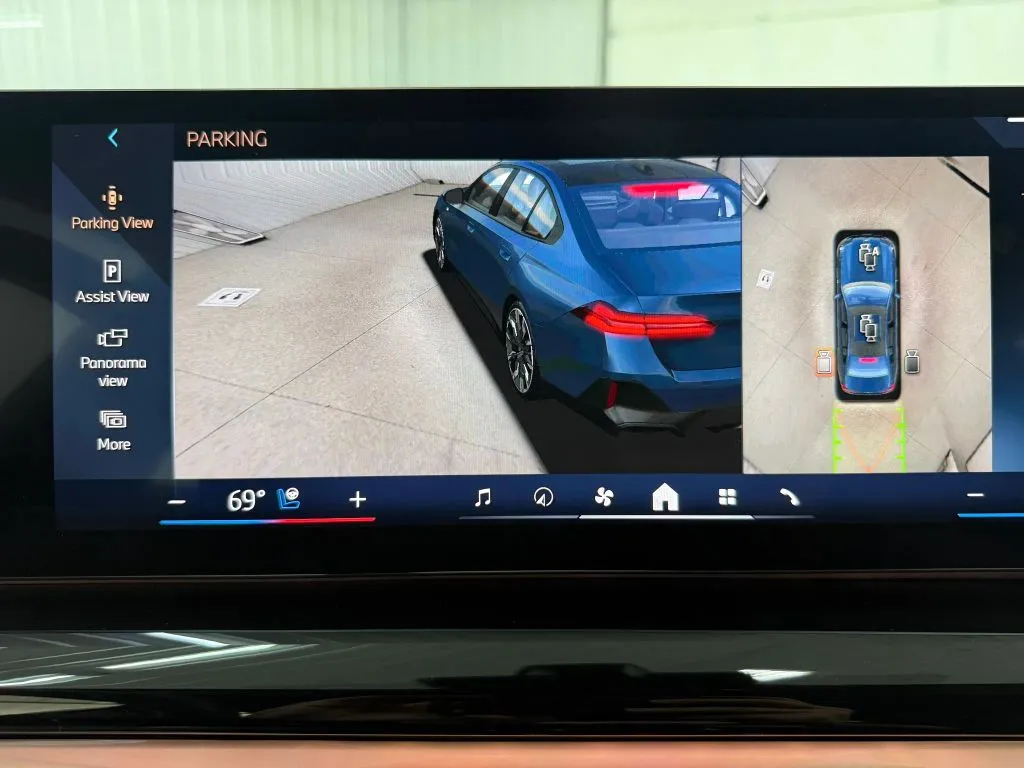 BMW i5 photo 35