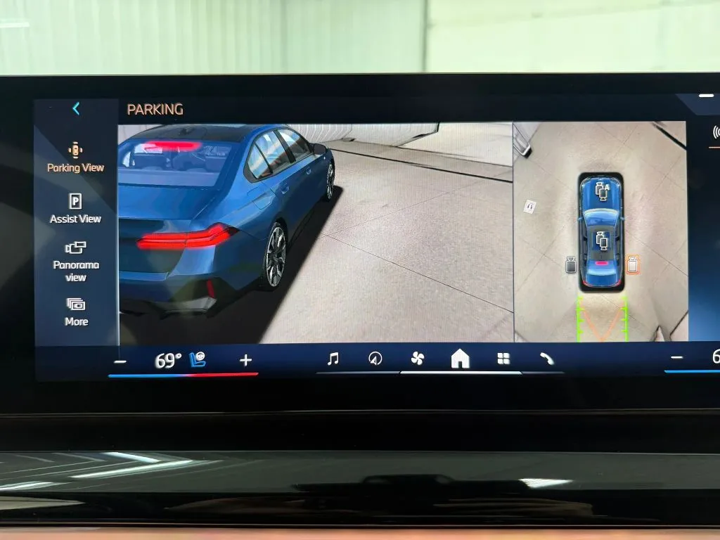 BMW i5 photo 34