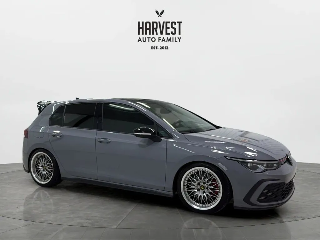 Volkswagen Golf GTI photo 8