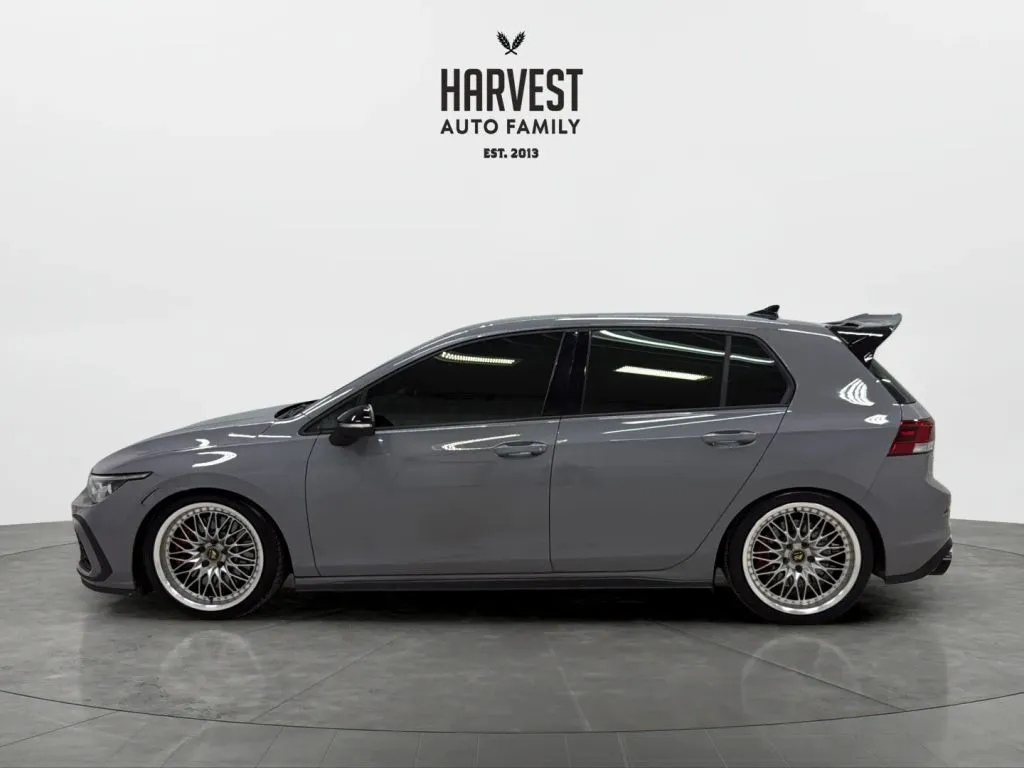 Volkswagen Golf GTI photo 2