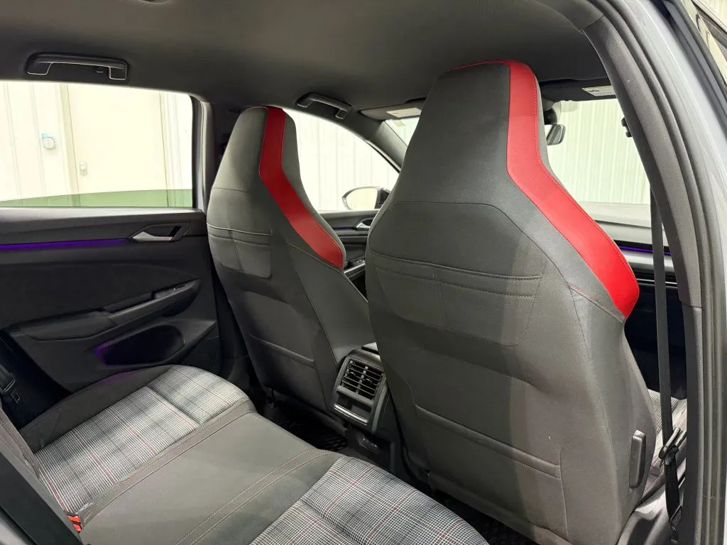 Volkswagen Golf GTI photo 17