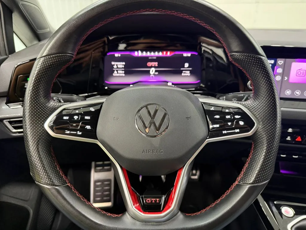 Volkswagen Golf GTI photo 19