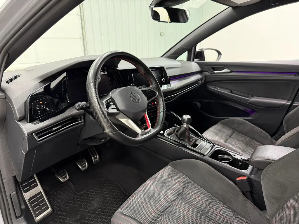 Volkswagen Golf GTI photo 11