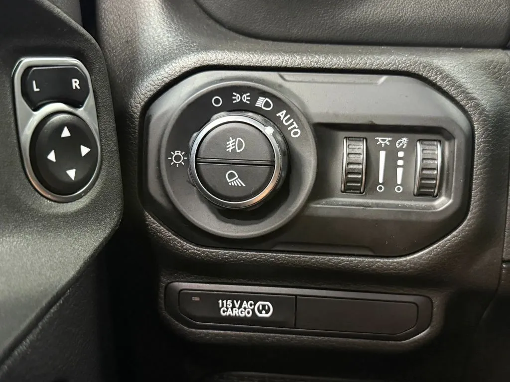 Jeep Gladiator photo 28