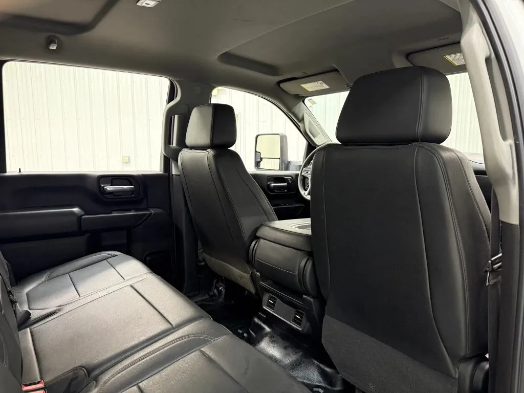 Chevrolet Silverado photo 17