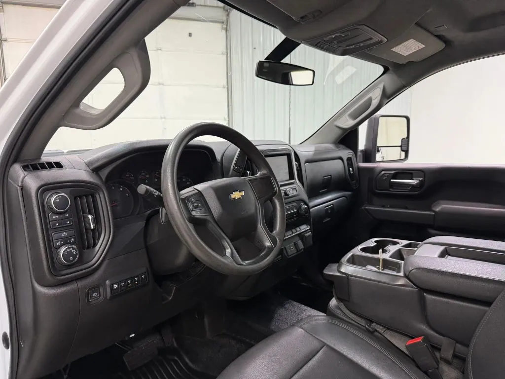 Chevrolet Silverado photo 12