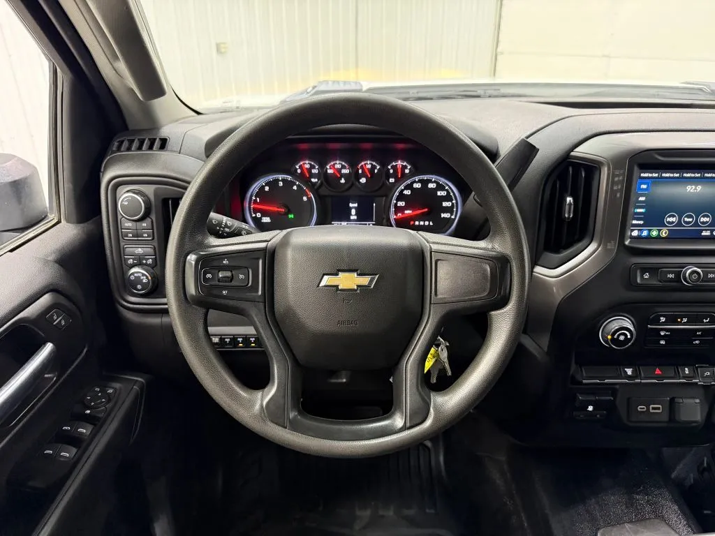 Chevrolet Silverado photo 18