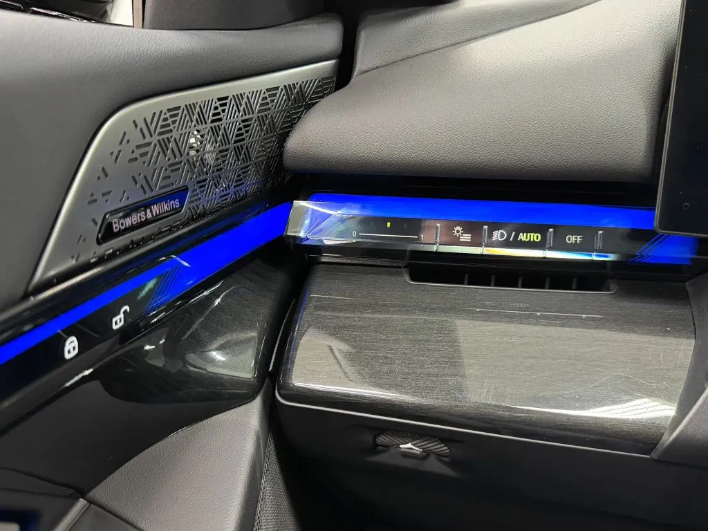 BMW i5 photo 29