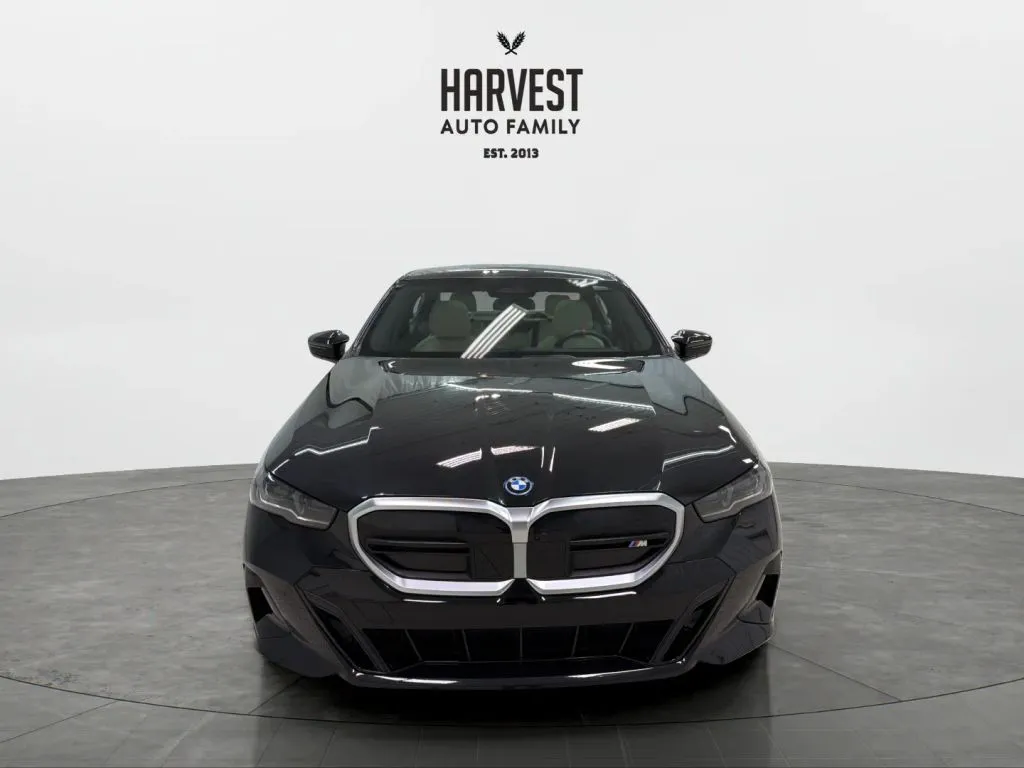 BMW i5 photo 11