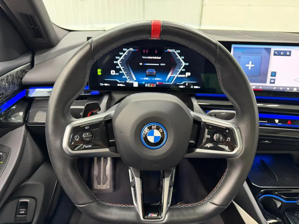 BMW i5 photo 20
