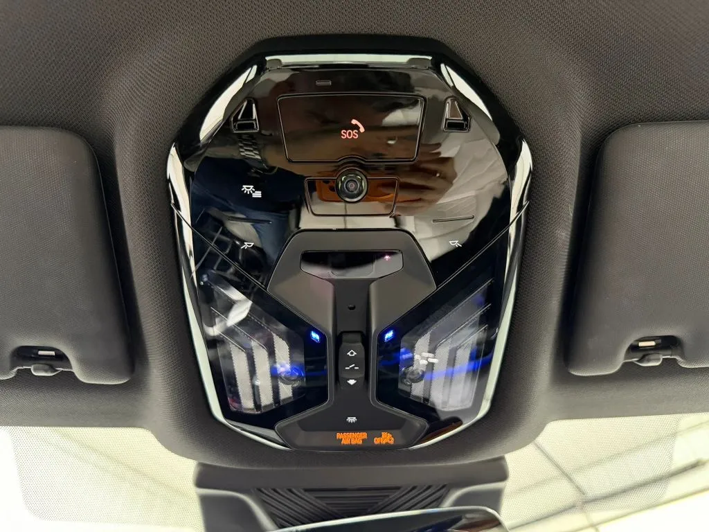 BMW i5 photo 30