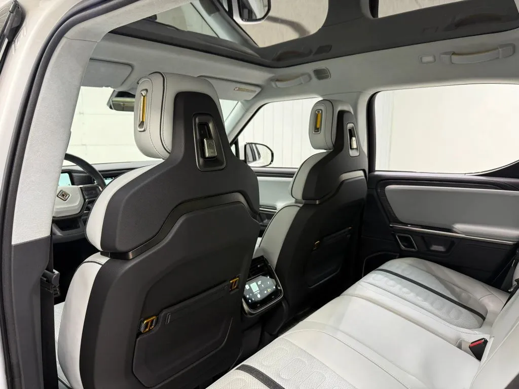 Rivian R1T photo 16