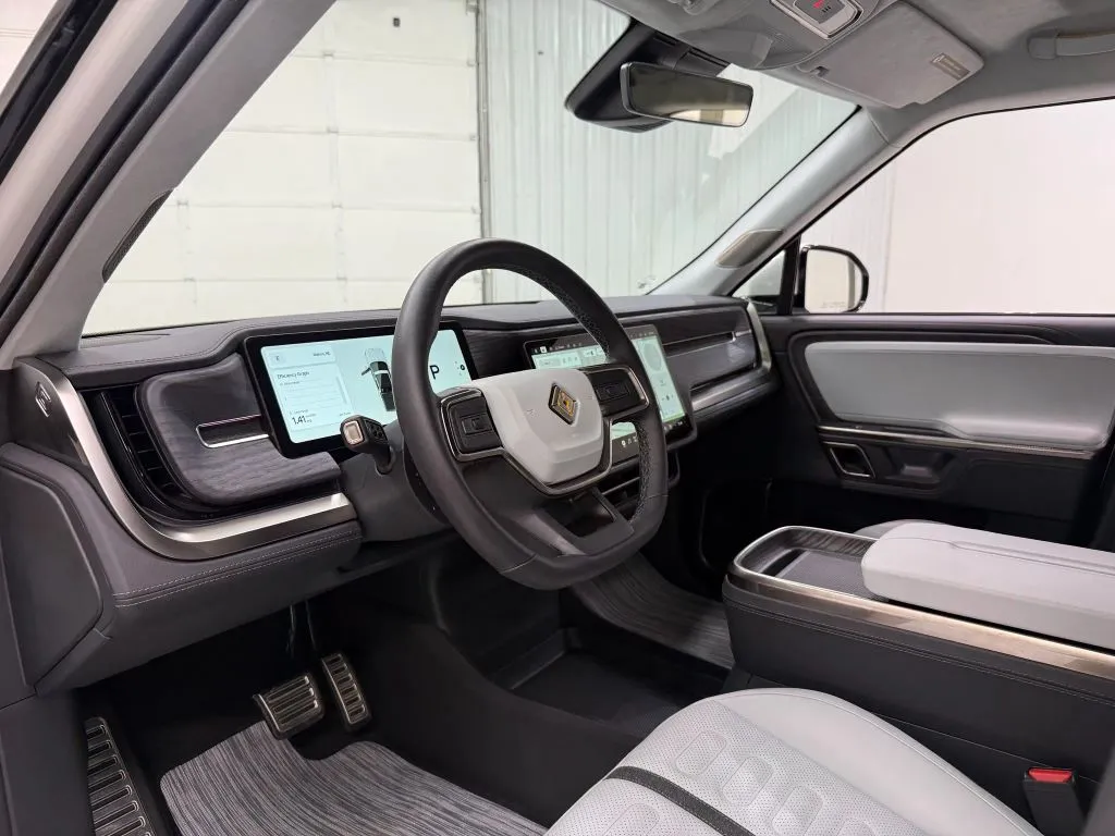 Rivian R1T photo 12