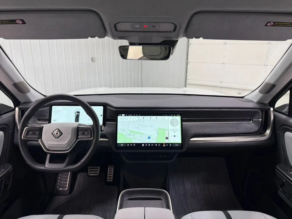 Rivian R1T photo 13