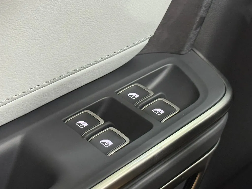 Rivian R1T photo 26
