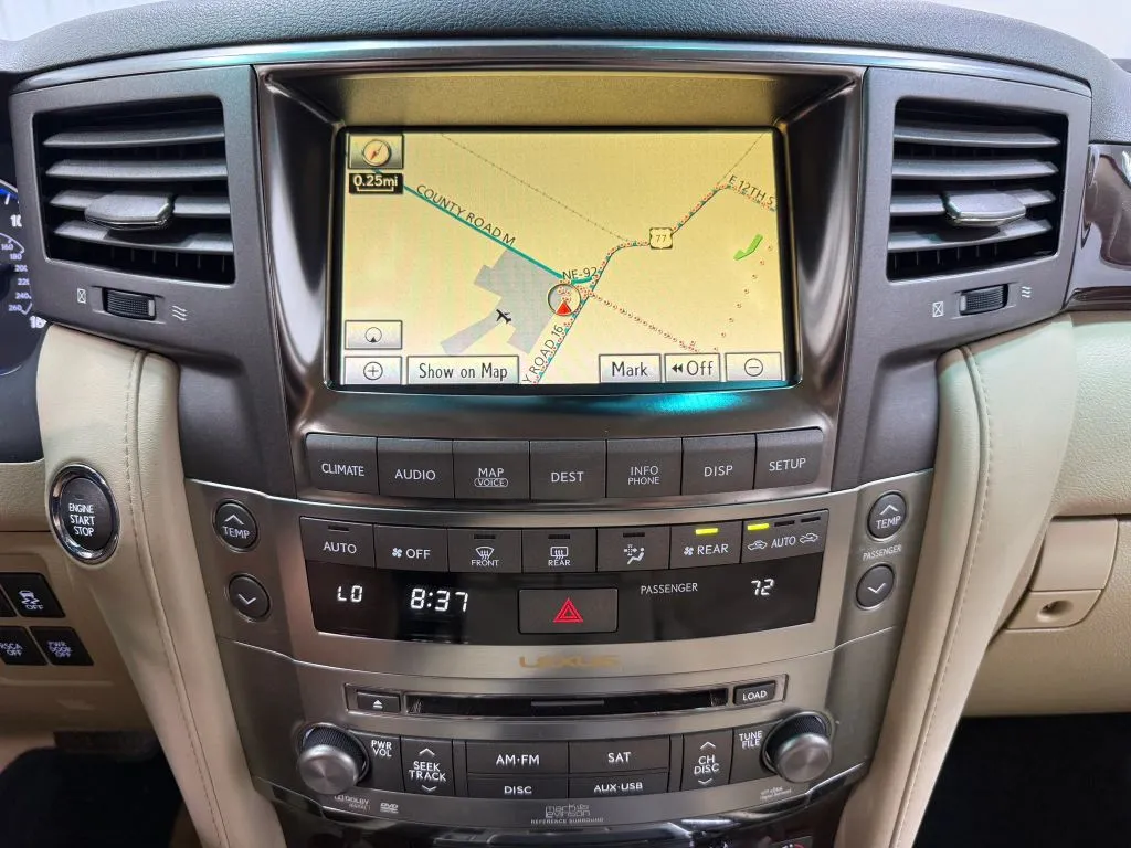 Lexus LX photo 25
