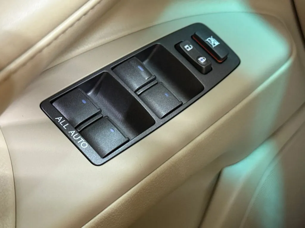 Lexus LX photo 30