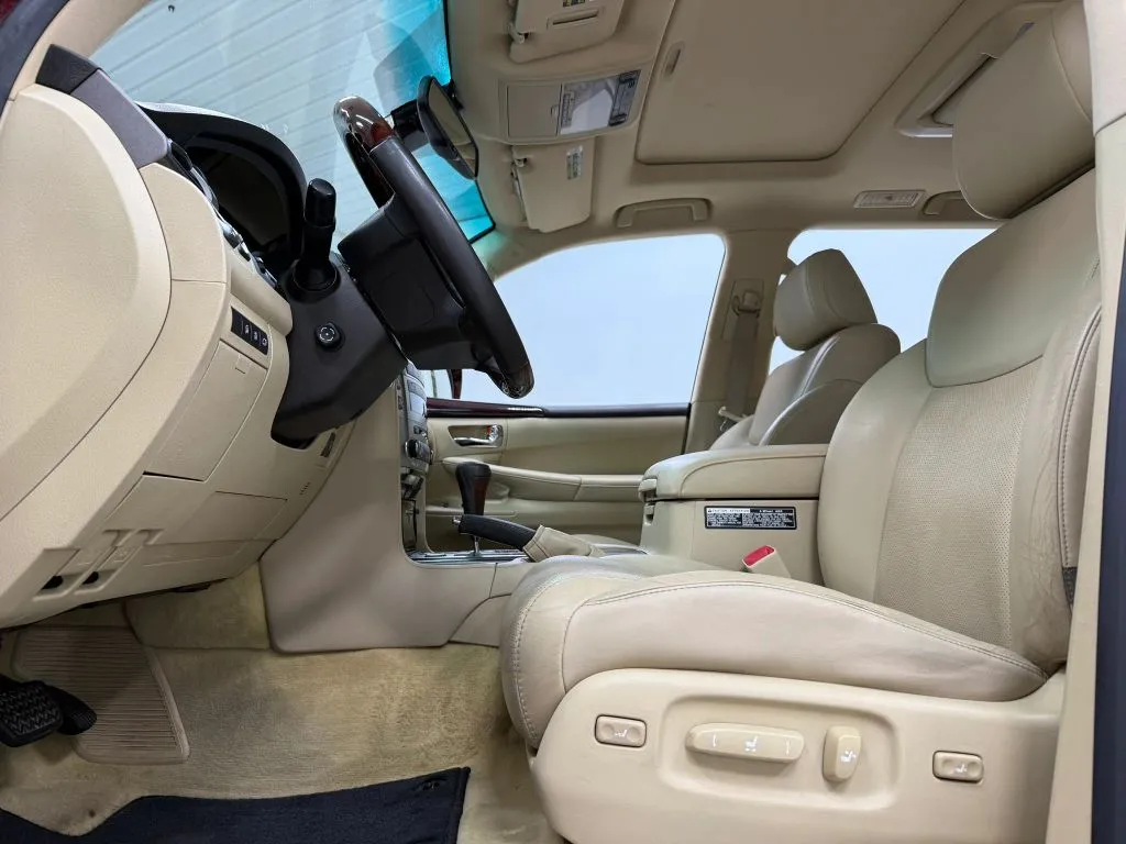 Lexus LX photo 15