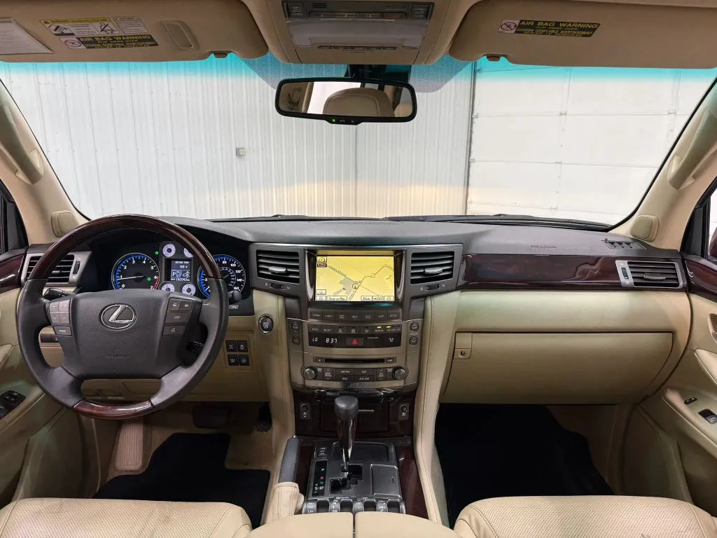 Lexus LX photo 13