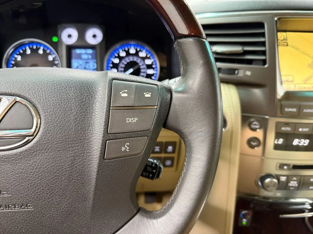 Lexus LX photo 35