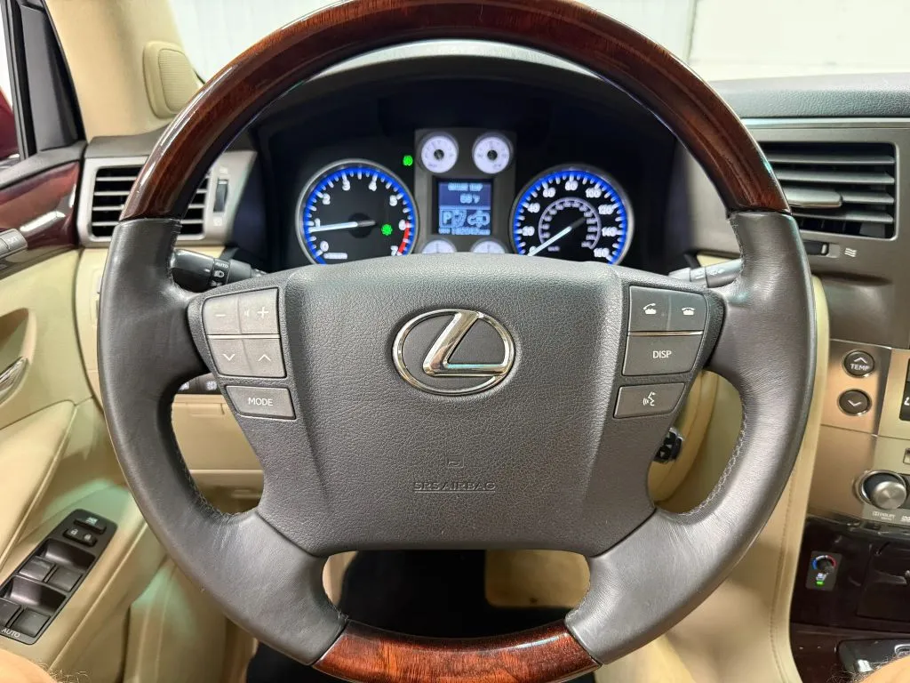 Lexus LX photo 23