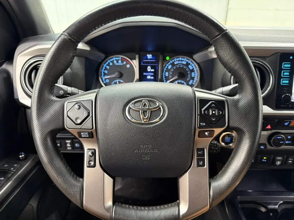 Toyota Tacoma photo 20