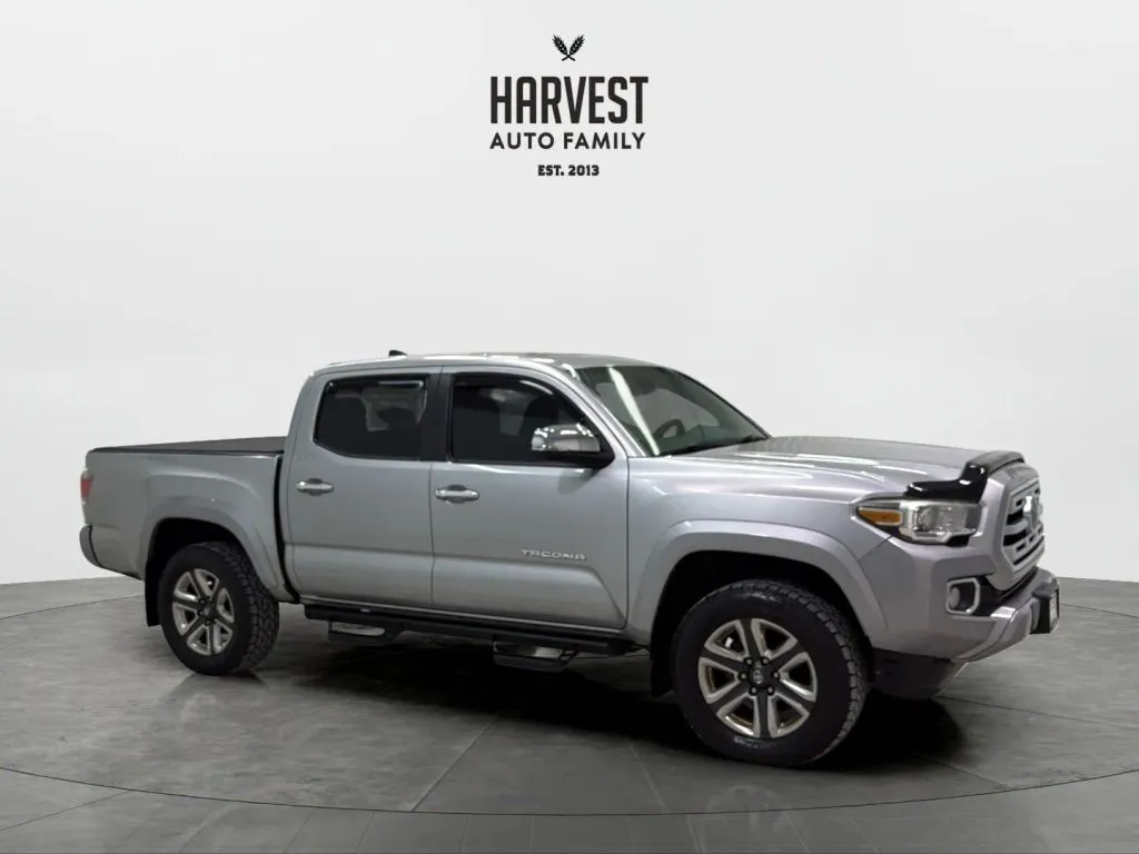 Toyota Tacoma photo 9