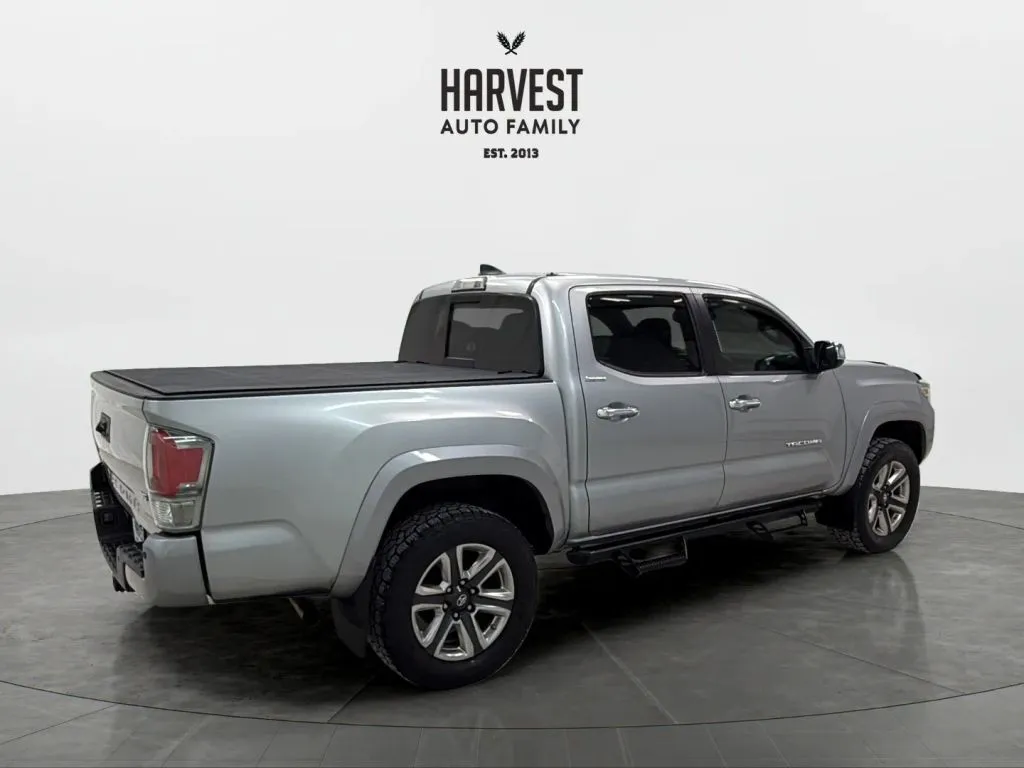 Toyota Tacoma photo 7
