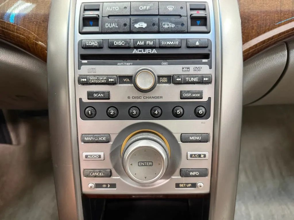 Acura RL photo 23