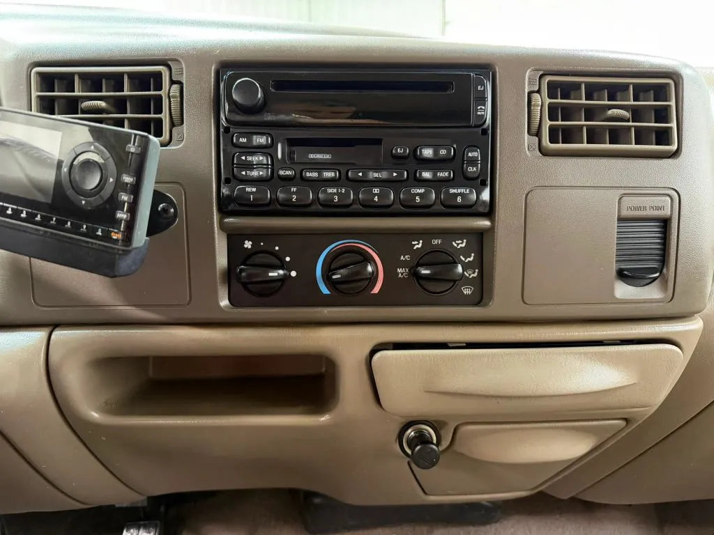 Ford F-250 photo 21