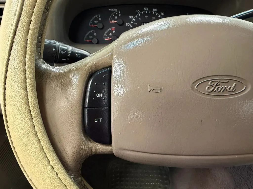 Ford F-250 photo 25